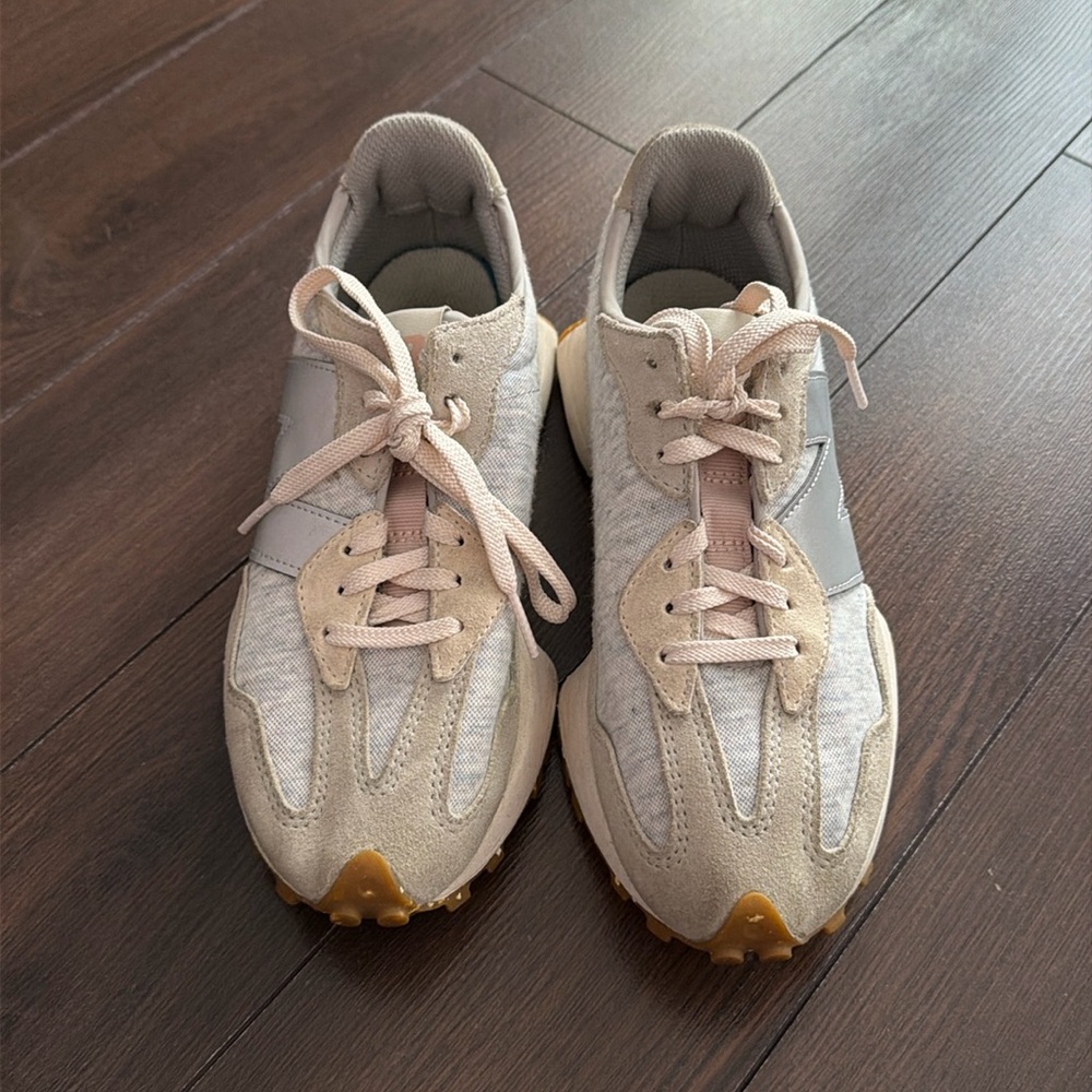 New Balance 327